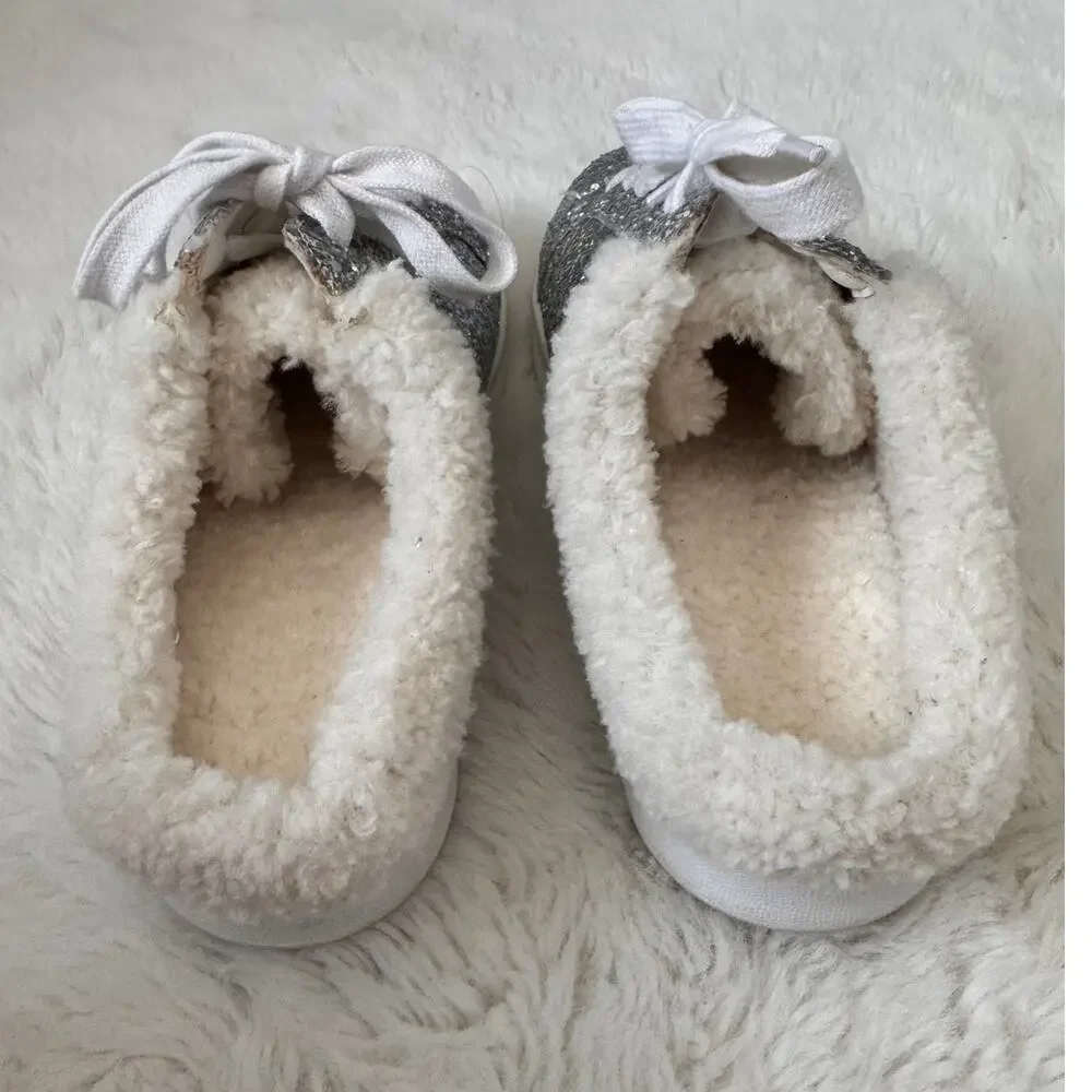New Rampage Women's Silver/White Scott Slip On Sneakers Size 6